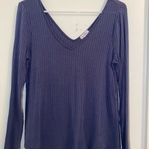 Ribbed long sleeve v neck shirt